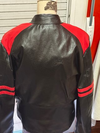 Chaqueta Polipiel Negra y Roja