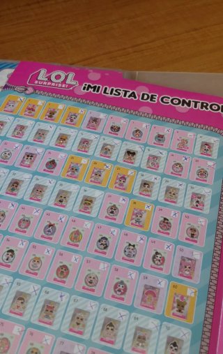 Álbum Archivador LOL Surprise! de Panini (2018).