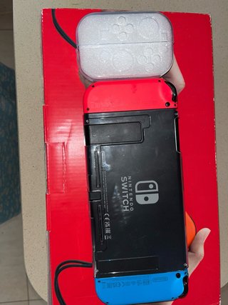 Nintendo Switch + Mario Kart 8 Deluxe