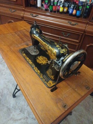 Máquina de coser Singer antigua