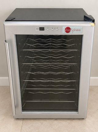 Vinoteca VinoSphère de gran capacidad
