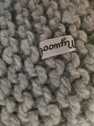 Gorro de lana Mywool gris con pompón