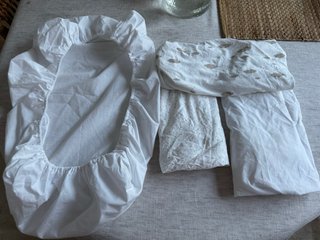 Minicuna Ikea, colchon y 4 sabanas bajeras