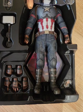 Hot toys captain america mms536