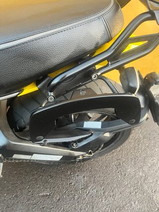 Ducati Scrambler Icon Amarilla