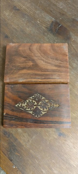 Caja de madera decorada 15,5x10x5cm