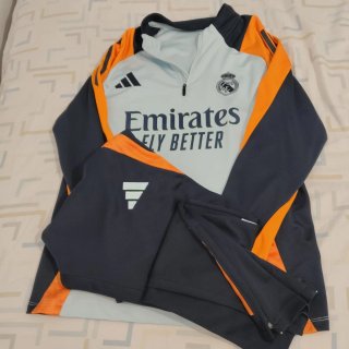 Chándal Adidas Negro y Naranja