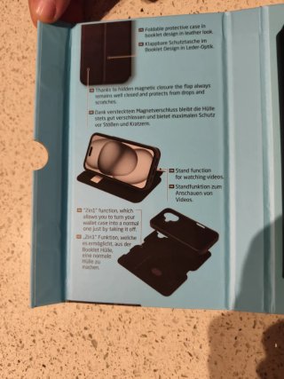 Funda Cartera 2 en 1.  ISY iPhone 16