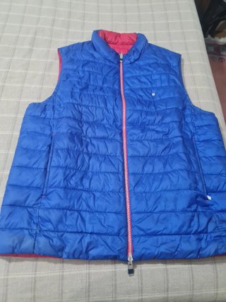 Chaleco reversible azul y rojo