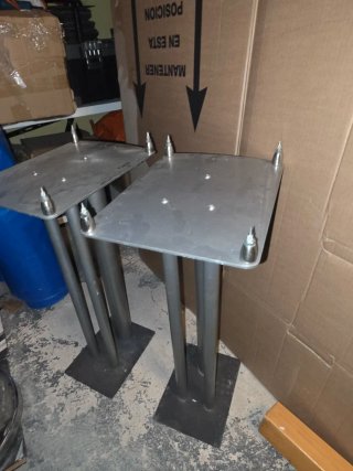 Soportes de suelo para altavoces