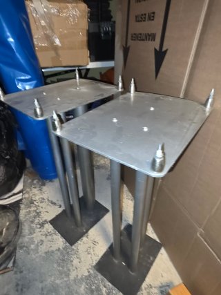Soportes de suelo para altavoces