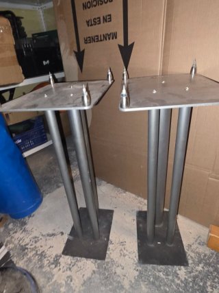 Soportes de suelo para altavoces