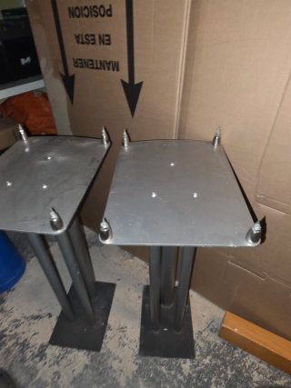 Soportes de suelo para altavoces