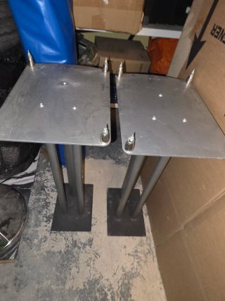 Soportes de suelo para altavoces