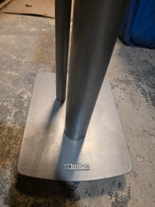 Soportes de suelo para altavoces