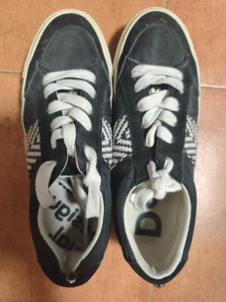 Zapatillas Desigual Negras y Blancas