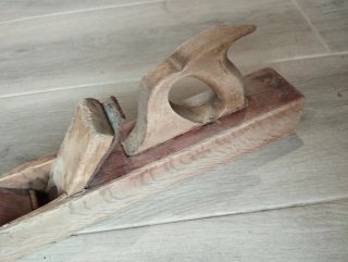 GARLOPA DE MADERA MUY ANTIGUA