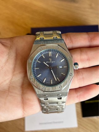 Reloj Poedagar nuevo.