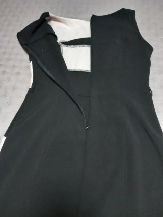 Vestido corto Rinascimento blanco y negro.Talla M