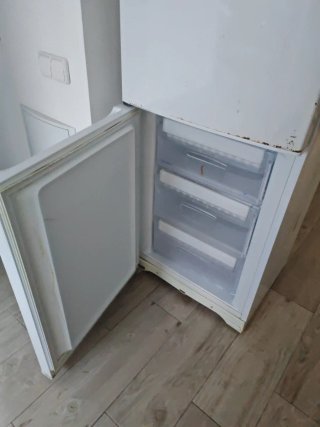 Nevera Indesit blanca