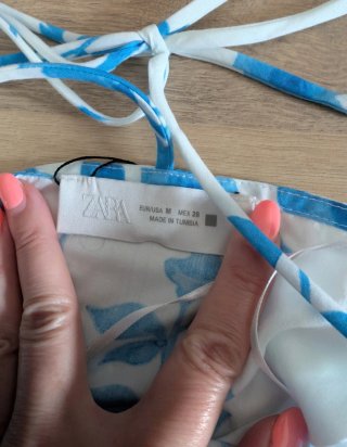 Vestido Zara floral azul y blanco Talla M