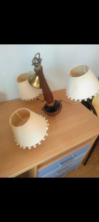 Lámpara de mesa madera y metal