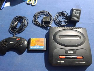 Sega Mega Drive II Consola + Mando + Juego