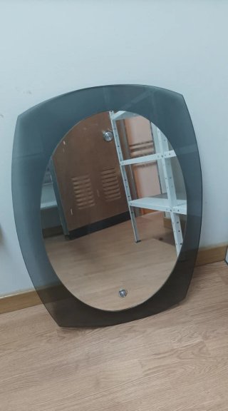 Espejo de baño ovalado gris