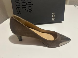 Zapatos Lodi punta metalizada tacón fino