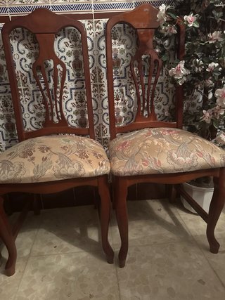 Mesa de comedor de madera y cristal cn sillas