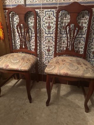 Mesa de comedor de madera y cristal cn sillas