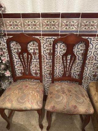 Mesa de comedor de madera y cristal cn sillas