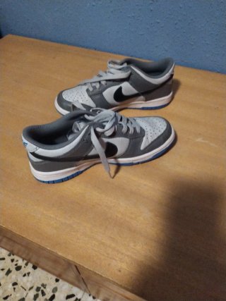 Zapatillas Nike Grises y Azules