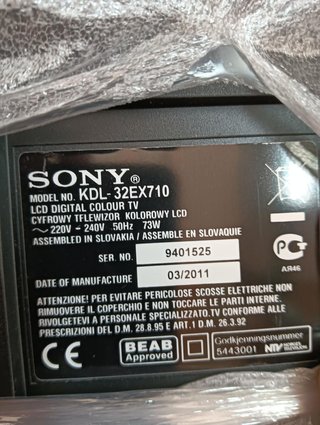 Televisor Sony 32 KDL-32EX710 con pie