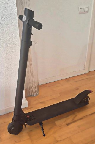 Patinete eléctrico  (necesita batería nueva)