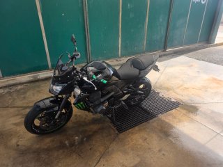 Kawasaki Z800 Negra y Verde