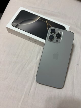 iPhone 16 Pro Max Gris