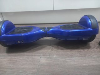 Hoverboard Brigmton Azul con cargador sin bateria.
