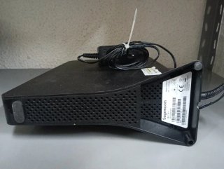 Router Negro con Adaptador