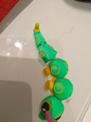 Figura Caterpie Pokémon 3D