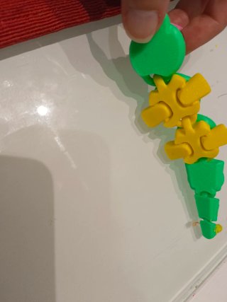 Figura Caterpie Pokémon 3D