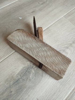 CEPILLO DE CARPINTERO ANTIGUO