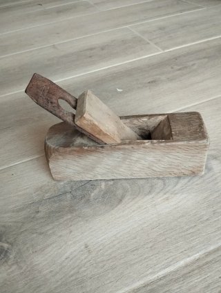 CEPILLO DE CARPINTERO ANTIGUO