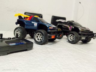 Dos Coches RC Nikko Dominador y FunCruiser.