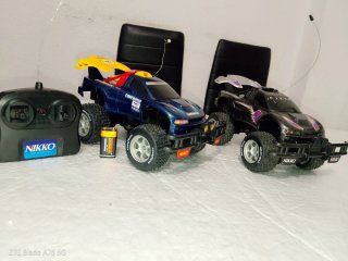 Dos Coches RC Nikko Dominador y FunCruiser.