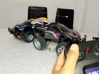 Dos Coches RC Nikko Dominador y FunCruiser.