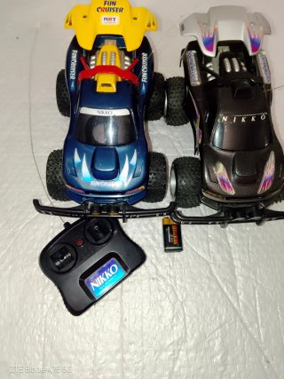 Dos Coches RC Nikko Dominador y FunCruiser.