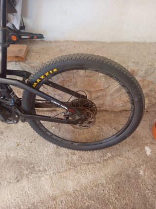 Bicicleta eléctrica carbono montaña GASGAS