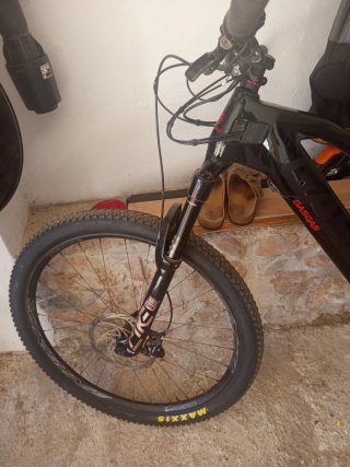 Bicicleta eléctrica carbono montaña GASGAS
