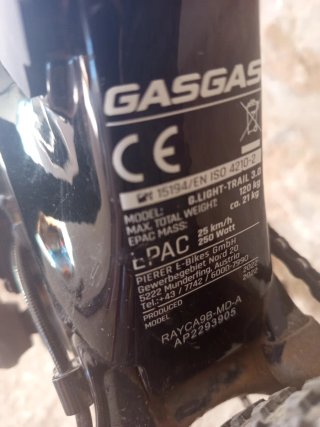 Bicicleta eléctrica carbono montaña GASGAS